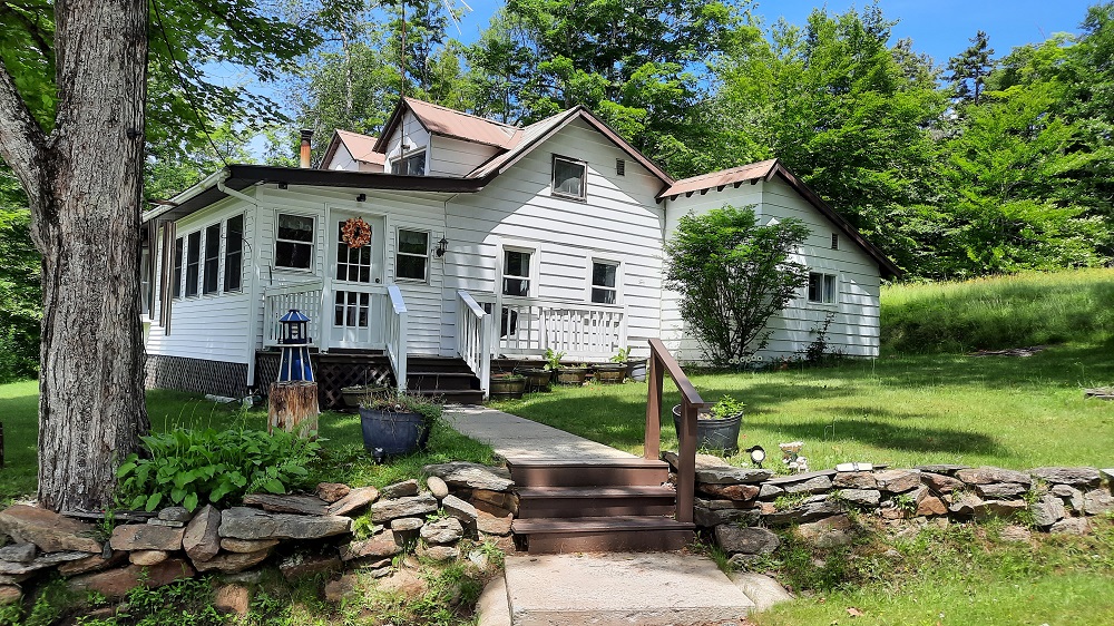 Adirondack House in  Lake Pleasant