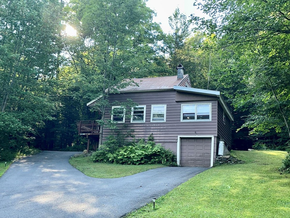 Adirondack  Lake Front House in Oxbow Lake